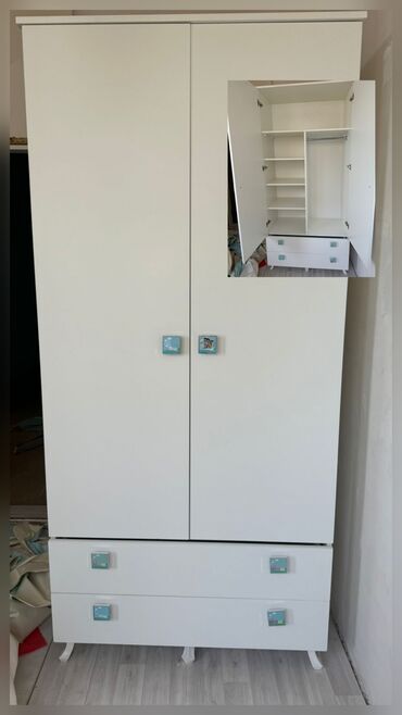 Məişət kimyəvi maddələri: Oğlan və qız üçün, 2 qapılı, Açılan, Düz dolab
