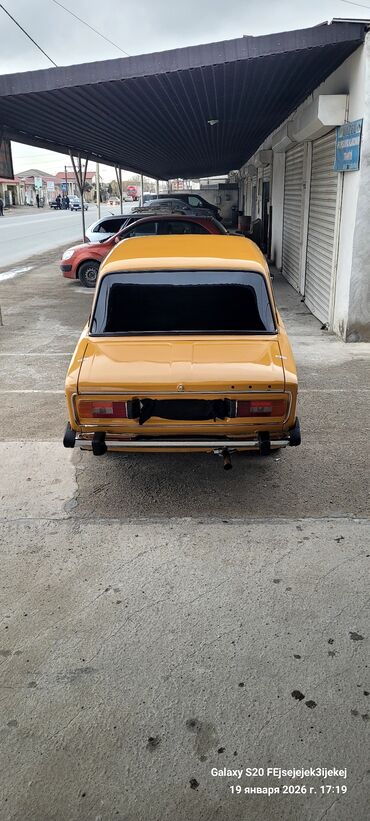 VAZ (LADA): VAZ 2106, sarı rəngli sedan Müəssisə: VAZ Model: 2106 (klassik — 6
