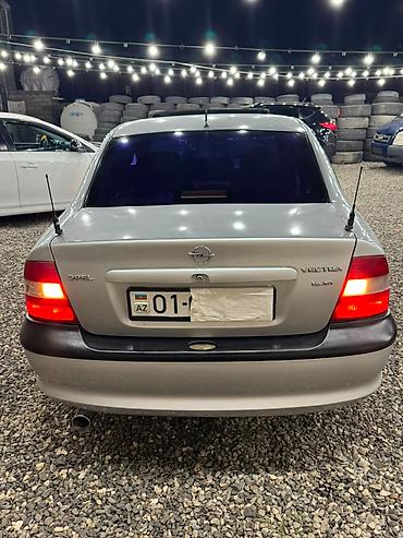 opel astra 1998: Opel Astra: 1.8 l | 1998 il 200000 km Sedan — 7