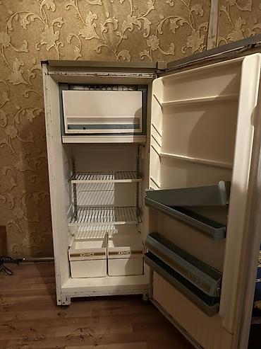 Холодильники: Bir kameralı məişət soyuducusu - Yuxarıda ayrıca dondurucu bölmə (əl — 2