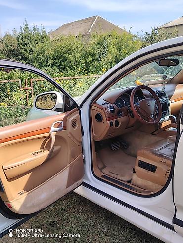 latun satisi: Porsche Cayenne, ağ rəng, 5 qapılı SUV Xarici: - Ağ kuzov — 3