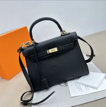 Αξεσουάρ γάμου: Hermès bag new with box color black Skin