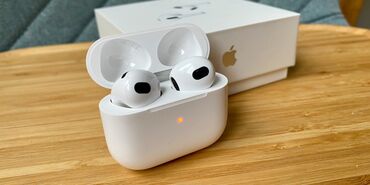 беспроводной наушник jabra: Продам AirPods 3-го поколения. Оригинал. Коробка есть. Б/у. Состояние