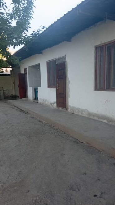 сдаю дом на длительный срок рядом просп жибек жолу бишкек: 20 м², 2 комнаты