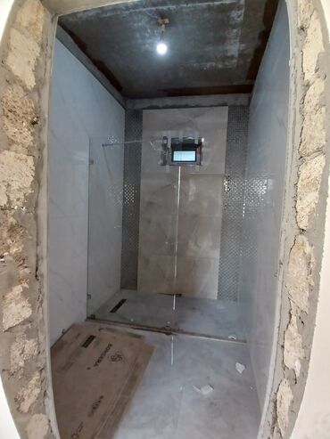 Duş kabinaları, arakəsmələr: Yeni Arakəsmə, Düzbucaqlı, Pulsuz çatdırılma — 27