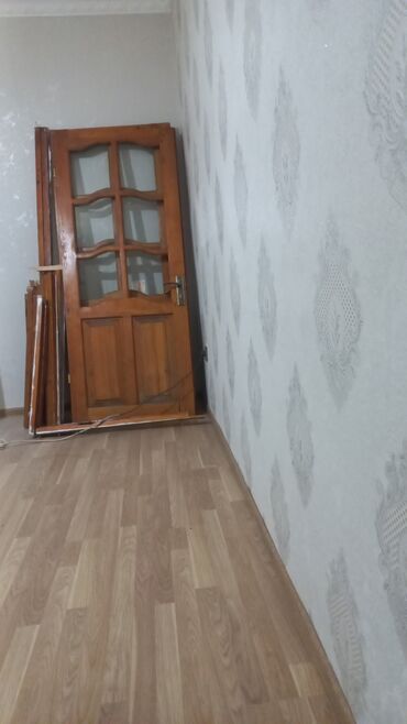 taxda qaplar: 2 ədəd qapı satılır ikisi birlikdə qiyməti 30 manat taxta Qapıdır