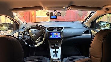 nissan mator: Nissan Sentra: 1.8 l | 2013 il Sedan — 5