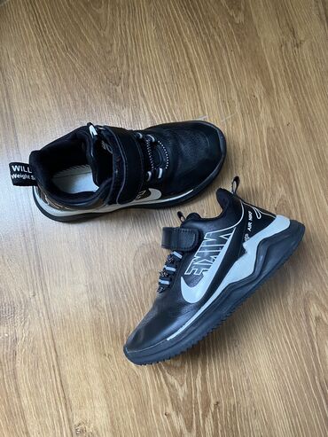 baby sky обувь: 🔹Детские кроссовки Nike!
В отличном состоянии!
Размер 31
