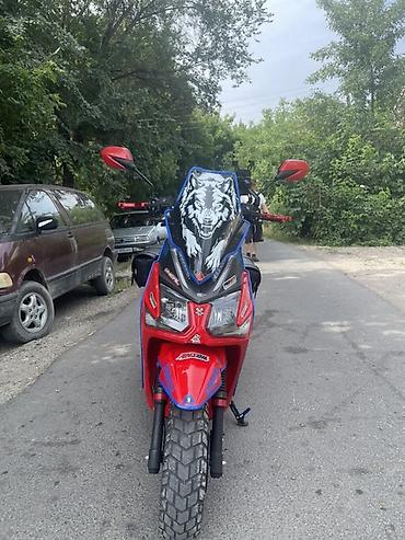 Скутеры: Скутер Yamaha (линейка Aerox/стайлинг), яркий тюнинг и туристическое — 1