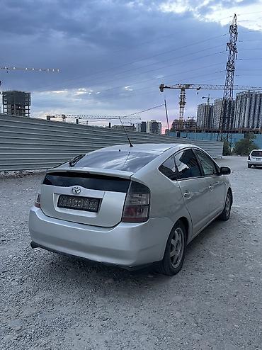 byd e6: Toyota Prius: 2004 г., 1.5 л, Гибрид — 2