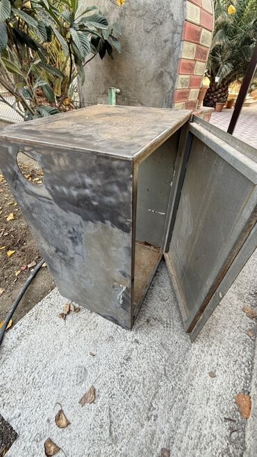 demir siferler: Metall şkaf/kabinet Məhsulun təsviri: - Material: qalın metal