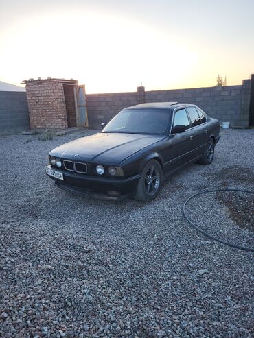 subaru b 4: BMW 5 series: 1990 г., 2 л, Механика, Бензин, Седан