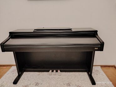 Пианино: Elektron fortepiano satilir iki kalonkasi,3 pedalli,yandan yandirib
