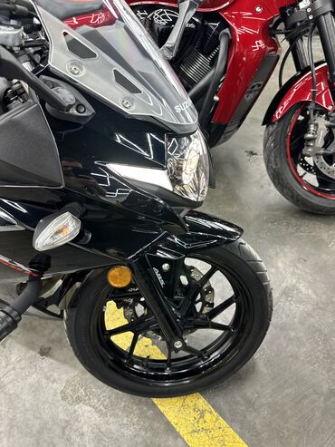 Мотоциклы: Продаю SUZUKI GSX250R г.в.: 11.2021 пробег: 8.400 км — 25