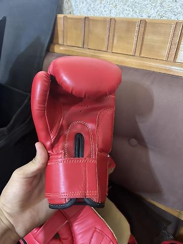 tikis aparati: Məhsul: Boks/MMA qoruyucu dəsti Tərkibi: - Adidas baş qoruyucusu – — 7