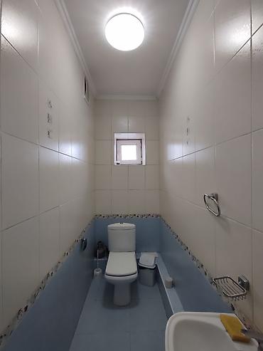 Продажа отелей и хостелов: Продается дом из 3 этажей (1 из них цокольный) для любого бизнеса — 60