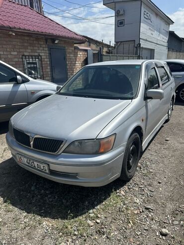 Toyota: Toyota Vista: 2001 г., 2 л, Автомат, Бензин, Минивэн