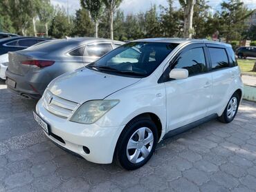 Toyota: Toyota ist: 2002 г., 1.3 л, Автомат, Бензин, Хэтчбэк