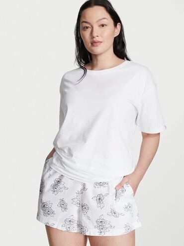 Пижамы: Пижамы от Victoria Secret.
Оригинал из США — 13