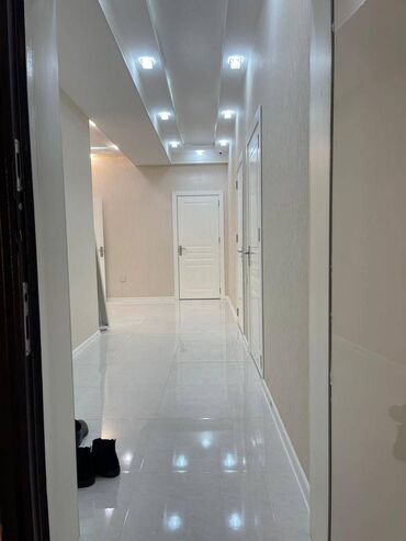 Yeni tikili: 3 otaqlı, Yeni tikili, 135 kv. m — 2