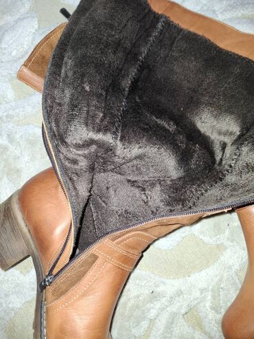 Çəkmələr: Ölçü: 40, Yeni — 10