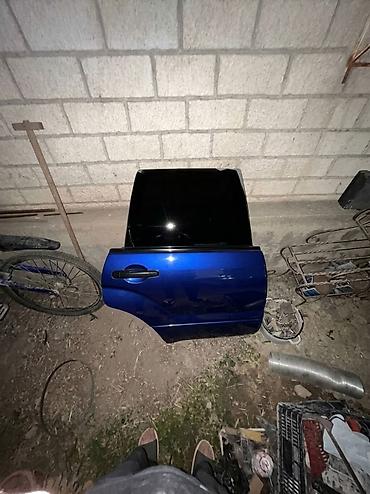 Задняя праваЯ дверь для автомобиля Subaru forester Характеристики: -