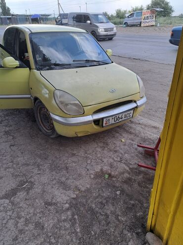 дайхатсу тириус: Daihatsu Sirion: 1998 г., 1 л, Механика, Бензин, Седан