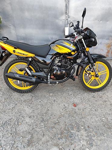 Продаю малокубатурный мотоцикл suzuki GSX 125 2014 года с пробегом 530