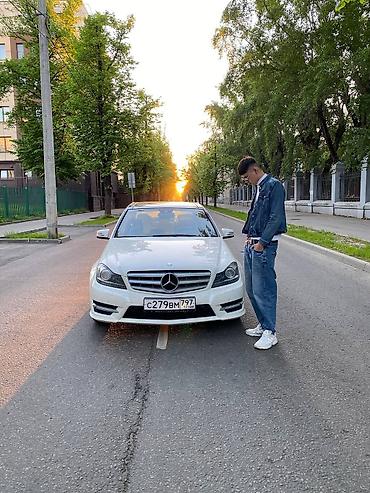 SMM-специалисты: SMM-специалист. 25 — 15