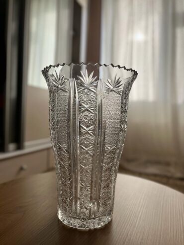 xrustal güldanlar: Одна ваза, Хрусталь