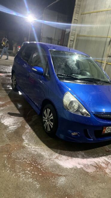 жип машине: Honda Jazz: 2006 г., 1.4 л, Механика, Бензин, Хэтчбэк