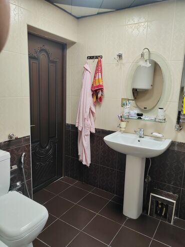 Köhnə tikili: Bakı, 2-ci mikrorayon, 4 otaqlı, Köhnə tikili, m. Memar Əcəmi, 72 kv. m -da lalafo.az — 10 Köhnə tikili: Bakı, 2-ci mikrorayon, 4 otaqlı, Köhnə tikili, m. Memar Əcəmi, 72 kv. m — 10