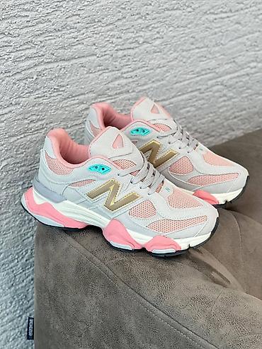 Patike: 40-45 4900 crne su 36-44 ostale 40 do 44 — 9