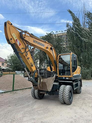 экскаваторы 140: Экскаватор, Hyundai, 2015 г., Колесный — 2
