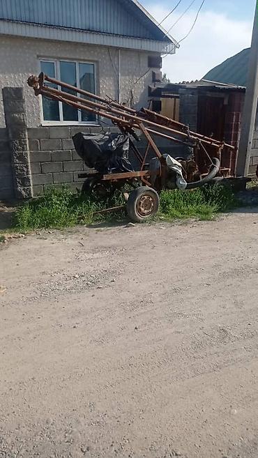 Самодельная буровая установка на колесном шасси Описание: -