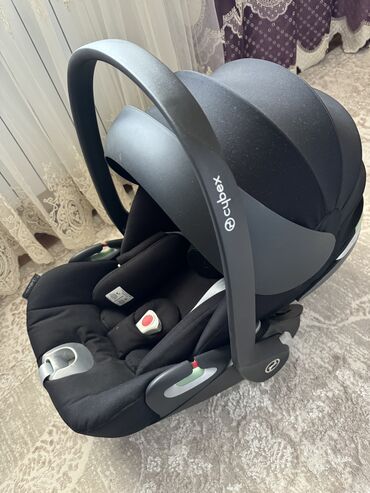 Другие детские вещи: Продаю авто люльку Cybex Cloud T I-size