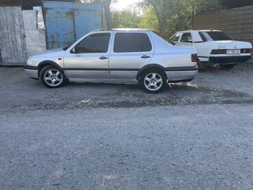 wolsvagen bora: Volkswagen Vento: 1993 г., 1.8 л, Механика, Бензин, Седан