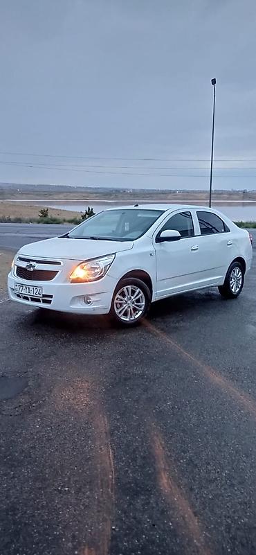 opel duman: Chevrolet Cobalt – ağ rəngli sedan Texniki xüsusiyyətlər və təchizat — 6