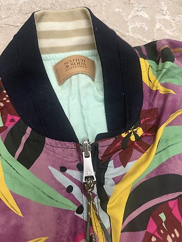 бомбер: Продаю Двусторонний бомбер scotch and soda
Брала в эмиратах за 100$ — 4