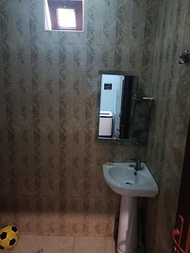 Həyət evləri və villalar: Həyətyanı sahəsi olan yaşayış evi həyəti və köməkçi tikililərlə - — 4