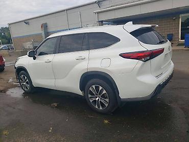 highland: Toyota Highlander: 2023 г., 2.4 л, Автомат, Бензин — 5