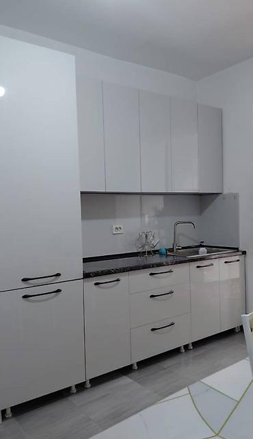 silver kitchen: Кухонный гарнитур современного дизайна, глянец серого цвета — 3