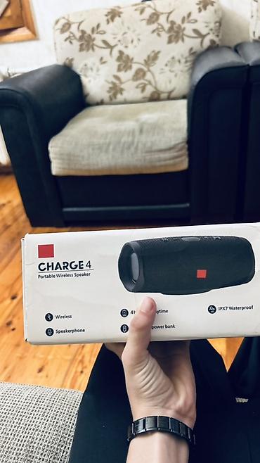Динамики и колонки: Məhsul: Charge 4 Portable Wireless Speaker Xüsusiyyətlər: - Simsiz — 3