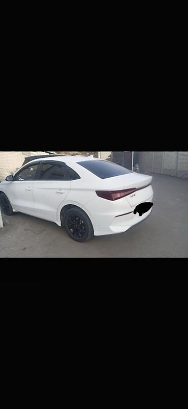 byd е2: BYD E3: 2020 г., Электромобиль, Седан — 1