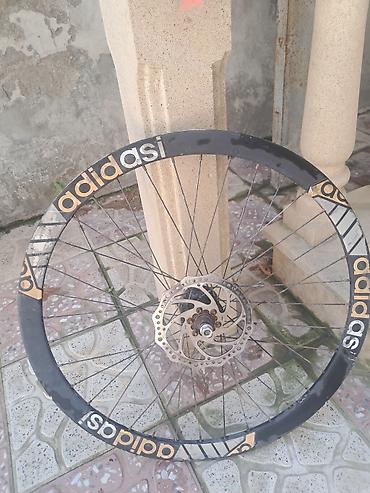 velosiped şini: Velosiped ön təkər komplekti - Ölçü: 26" (təxmini, şəkilə əsasən) - — 2