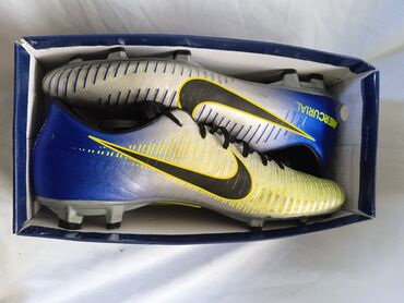 Бутсы: Nike MERCURIAL