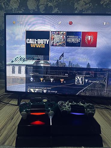 Техника и электроника: Sony PlayStation 4 (PS4) с двумя беспроводными геймпадами DualShock — 1