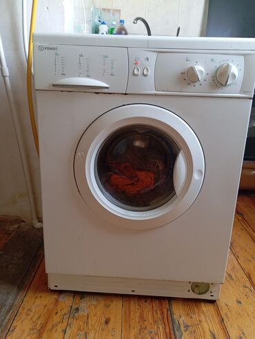 paltar yuyan gence: Paltaryuyan maşın Indesit, 5 kq, İşlənmiş, Qurutma var, Ünvandan götürmə