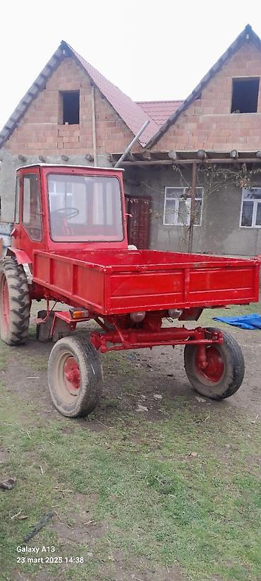 ymz traktor satisi: Qırmızı kabinli yığıma traktor - Ön qoşqu tipli yük platforması — 5