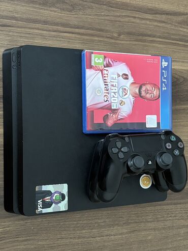 irşad electronics playstation 4: Ps4 2 pult fifa20 Kabeller verilir Pultlar orginaldi Hecbir problemi